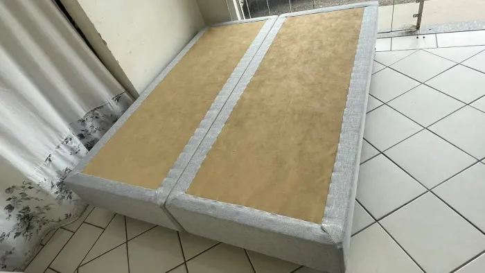 Bases de cama ótimo estado 