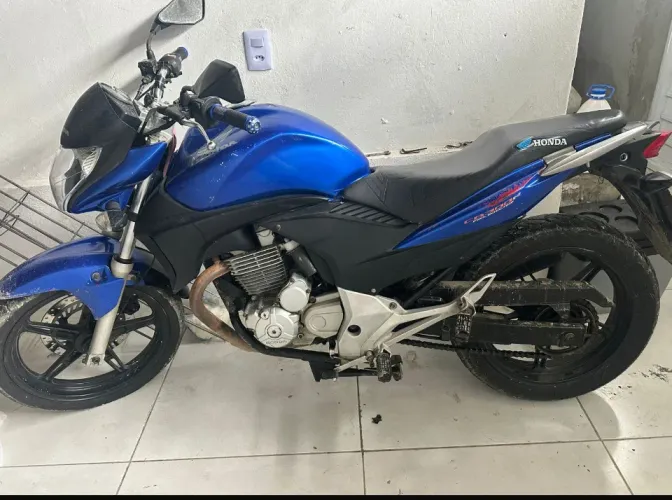 Vendo cb 300 ano 2012  ou troco em POP 110 valor 10 mil