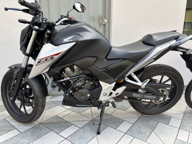 CB 300f - 2026 - km 800 rodada