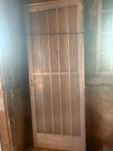 Vendo um porta sem fechadura para buscar no local