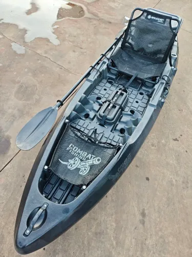 Vendo caiaque combat fhicher top da brudden cor preto com cinza com nota fiscal 