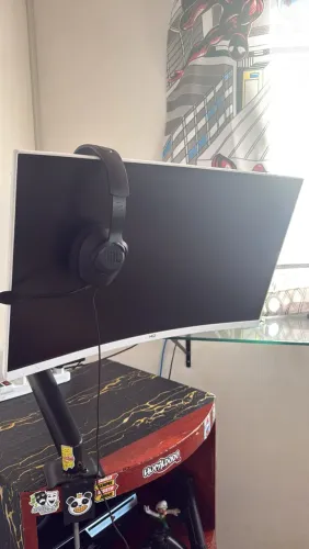 Monitor branco curvo HQ 180hz