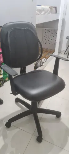 Cadeira de escritório regulável