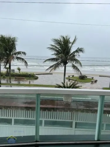 Sobrado de Condomínio em Solemar - Frente Mar! Mobiliado e Financia!