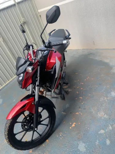 Titan 160 2025/2026 25.000km rodados.