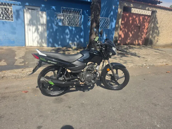 Moto semi nova