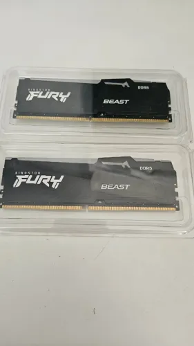 Memoria Ram 64Gb Ddr5 2x32Gb Kingston Fury 5600Mhz Rgb (12 meses de garantia)