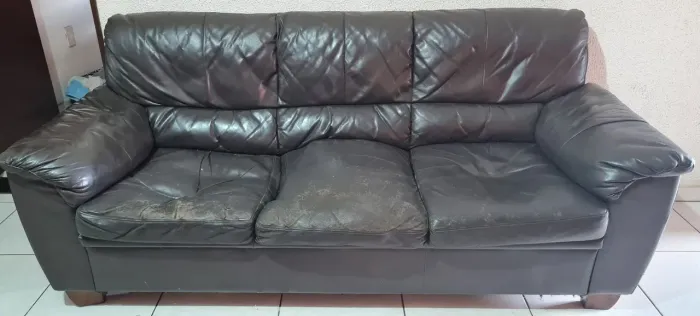 Sofá de couro legítimo 2 e 3 lugares 