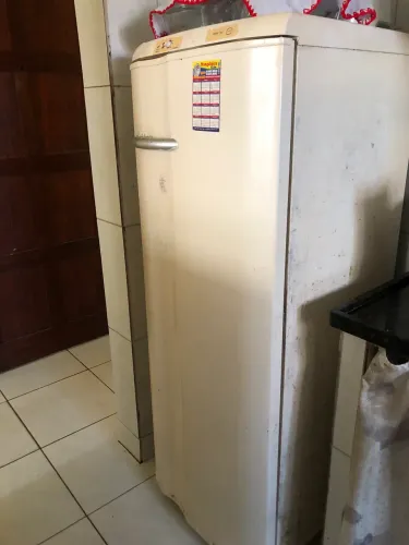 Vende-se Geladeira