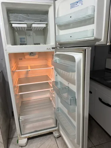 Geladeira conservada
