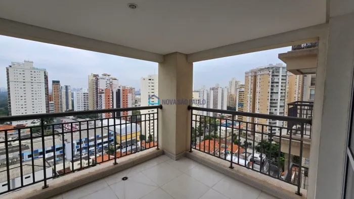 Amplo apartamento novo (5 anos de garantia) contra piso, terraço gourmet churrasqueira na