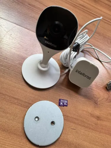 Câmera De Vídeo Wi-Fi Intelbras IM3 C MicroSD 32GB Branco