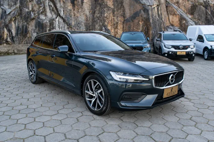 Volvo V60 T-5 Momentum 2.0 245cv 5P 2019