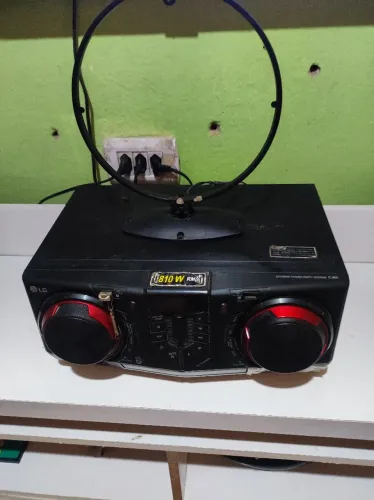 Som LG 810 watts RMS