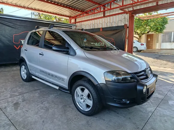 Volkswagen Crossfox 1.6 MI Total Flex 8V 5P 2009