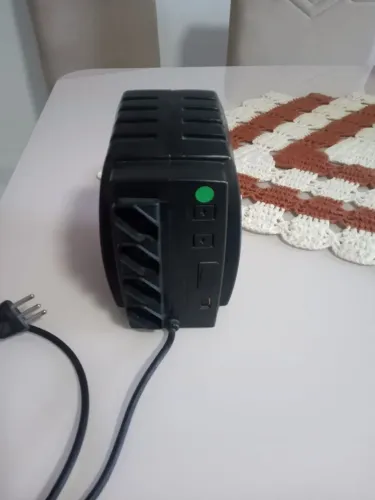Estabilizador para computador usado mais em perfeito estado e funcionando.