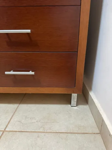 Cômoda de Verniz