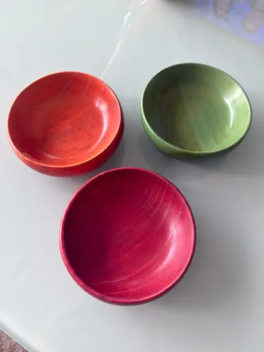 Conjunto com 3 Petisqueiras Coloridas de Madeira