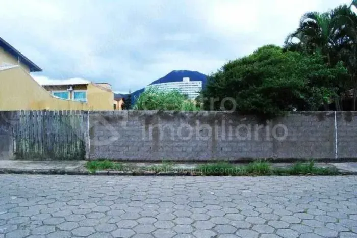 TERRENO à venda em Peruíbe, no bairro Stella Maris