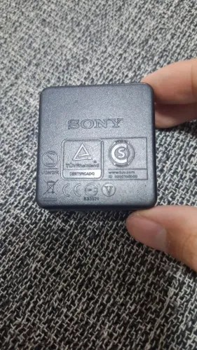 Carregador Sony AC-UB10C