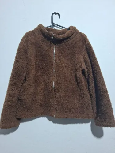 Roupas de brechó femeninas