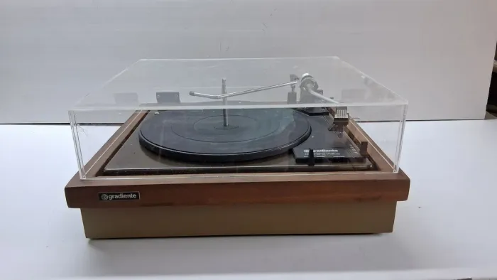 Toca disco gradiente garrard 730 S marrom