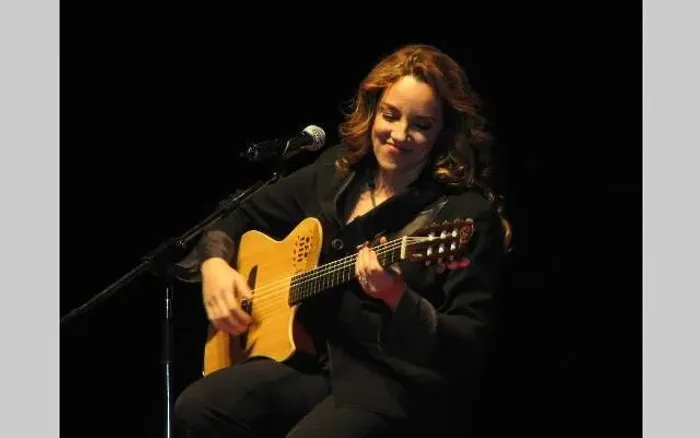 Cifras da Musica Gente Humilde versão Ana carolina