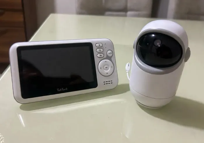 Babá Eletrônica TakTark BM922 4.3" com Câmera Robô 350º - Seminova