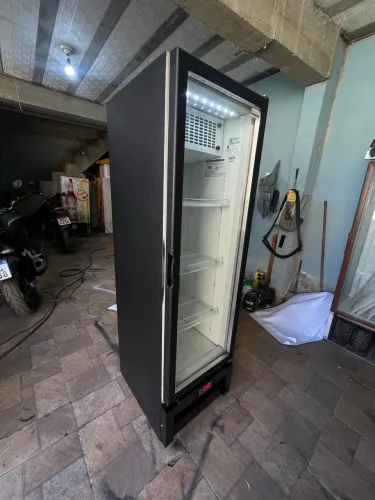Freezer expositor cervejeiro