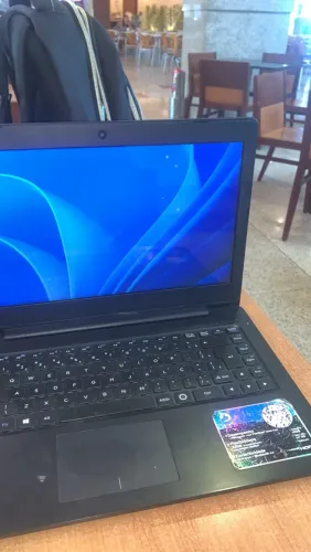 Notebook semi novo