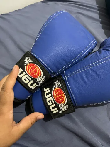 Luvas de boxe, Muay Thai, karatê, kickboxing e MMA
