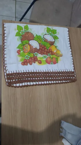Pano de prato com bico de crochê 