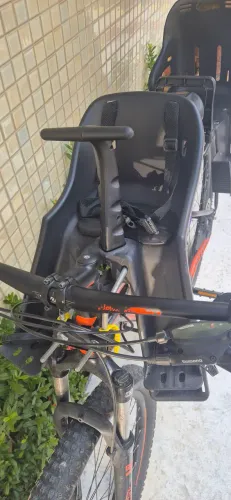 Cadeirinha Kalf frente bicicleta