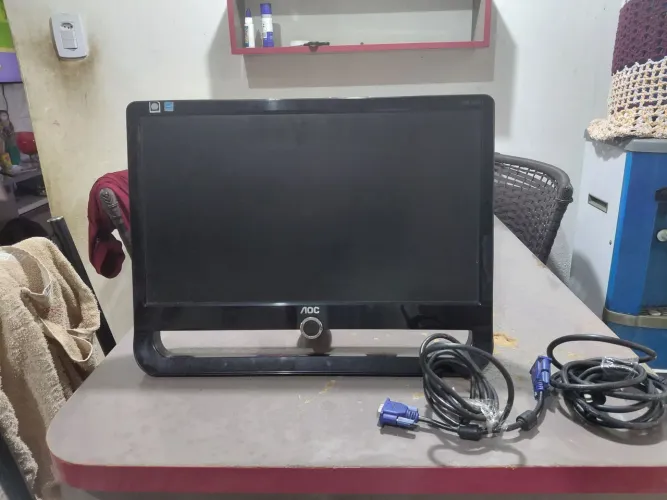 Vende-se Munitor AOC F19L