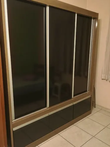 GUARDA ROUPA SEMI NOVO