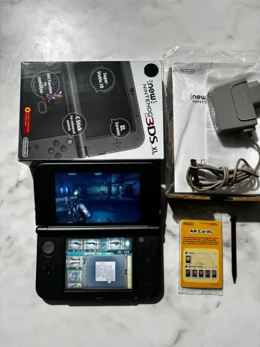 New Nintendo 3DS XL Preto Desbl. 32GB 40 Jogos + Emuladores