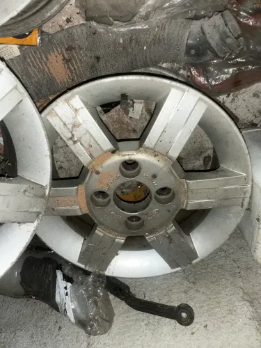 3 aros 14de liga leve Ford fiesta sedan 2006