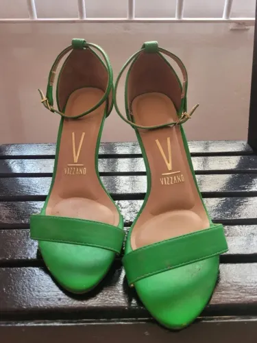 2 Sandálias Vizzano - Verde e Rosa - tam. 35