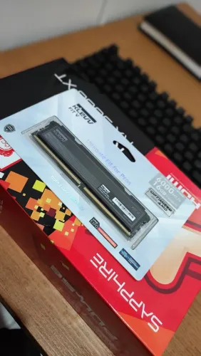 Vende-se Memória RAM 16 GB DDR5 6000 MHz Cl30