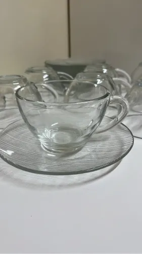 Conjunto de xícaras com pires para café