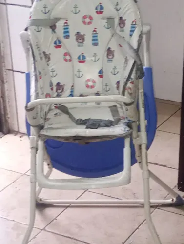 Vendo cadeirão de bebê em bom estado