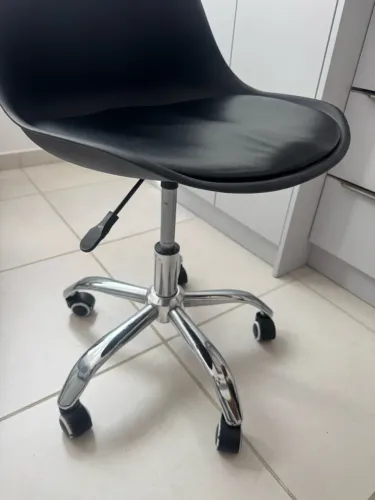 Cadeira de escritório Eiffel preta zera