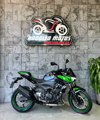 KAWASAKI Z400 ABS 2022 MUITO CONSERVADA 