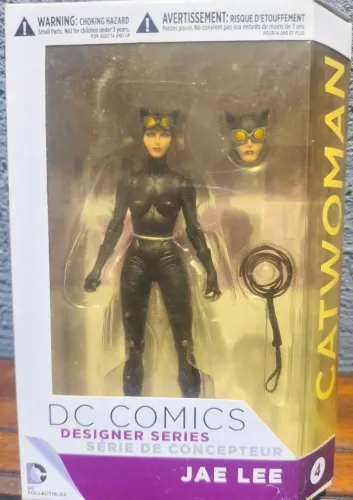 CAT WOMAN - JAE LEE/ DC COMICS