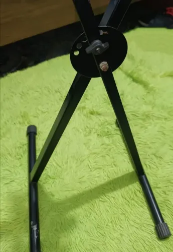 Pedestal Suporte de Caixa Cubo Amplificador Monitor Som (SEMINOVO) APENAS VENDA!!!!!