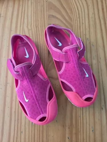 sandalia nike sunray protect rosa 30/31