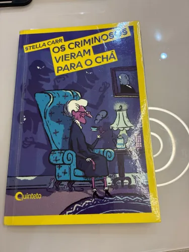 Livro Os Criminosos Vieram para o Chá - Stella Carr (Novo + Folha de Atividades)