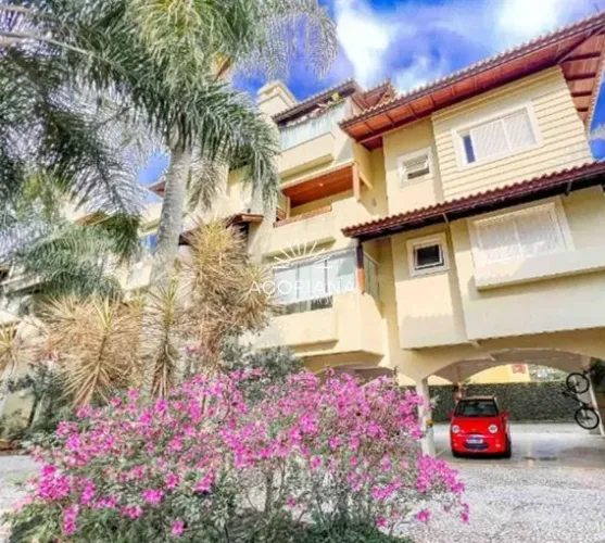 Apartamento Duplex com 3 Quartos e 2 Suítes para Locação no Canto da Lagoa
