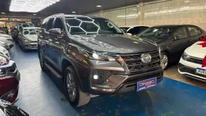Toyota Hilux SW4 SRV 4X2 2.7 Flex 16V Aut. 2021