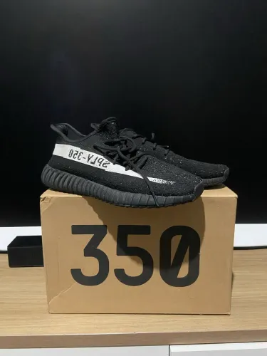 Tenis adidas Yeezy 350
